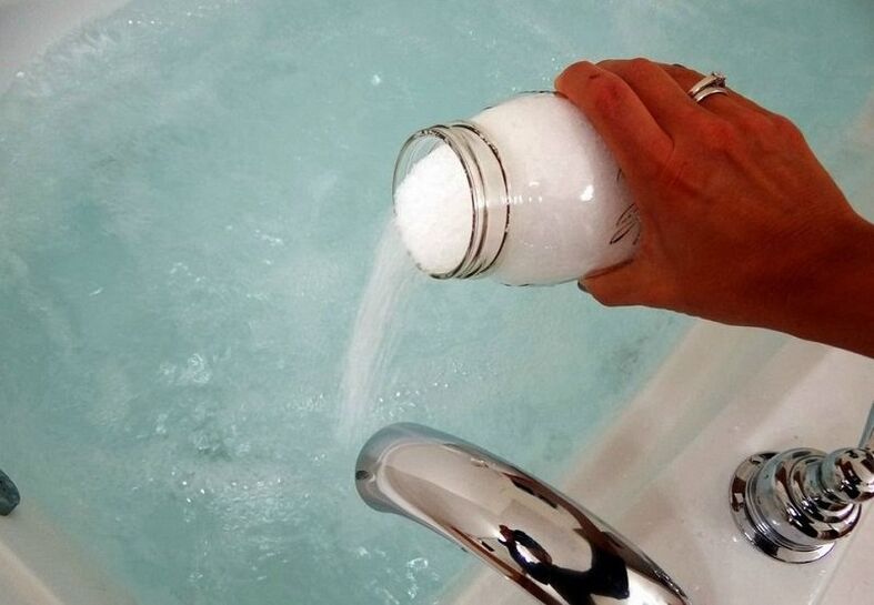Bain de soude pour l'agrandissement du pénis