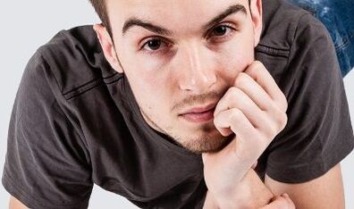 Un homme veut agrandir son pénis naturellement